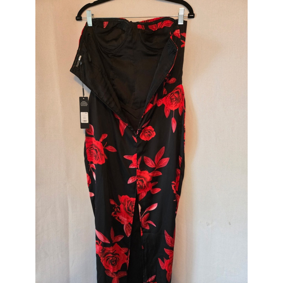 Women's Fashion Nova Dress Size M Black Red Floral - Picture 3 of 4